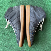 Load image into Gallery viewer, Maison Margiela Mid Gaits Size 42
