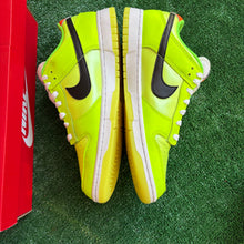Load image into Gallery viewer, Nike Splash Volt Low Dunks Size 11
