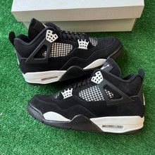 Load image into Gallery viewer, Jordan White Thunder 4s Size 9
