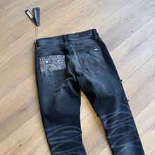 Load image into Gallery viewer, Amiri Denim Size 30
