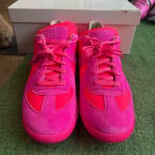 Load image into Gallery viewer, Maison Margiela GATs Size 44

