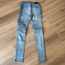 Load image into Gallery viewer, Amiri Denim Size 28
