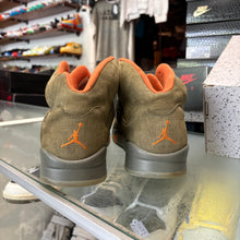 Load image into Gallery viewer, Jordan Olive 5s Size 10.5

