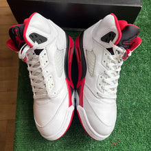 Load image into Gallery viewer, Jordan Fire Red 5s Size 11.5
