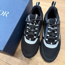 Load image into Gallery viewer, Dior B22s Size 42

