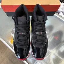 Load image into Gallery viewer, Jordan Bred 11s Size 11
