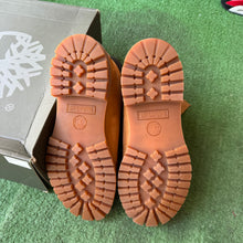 Load image into Gallery viewer, Timberland 6” Premium Waterproof Boots Size 9.5
