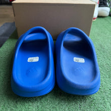 Load image into Gallery viewer, Adidas Yeezy Azure Slides Size 6
