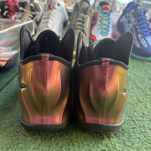 Load image into Gallery viewer, Nike Metallic Red Bronze GT Futures Size 11.5
