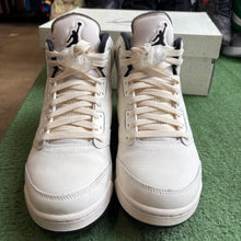 Load image into Gallery viewer, Jordan Sail 5s Size 9
