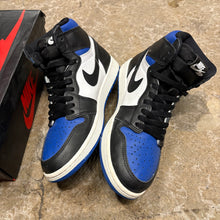Load image into Gallery viewer, Jordan Royal Toe 1s Size 8.5
