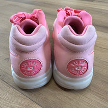 Load image into Gallery viewer, Nike Aunt Pearl KD 3s Size 10.5
