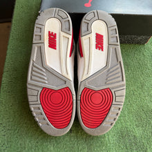 Load image into Gallery viewer, Jordan Fire Red 3s Size 11
