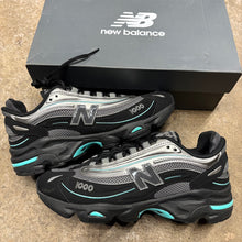 Load image into Gallery viewer, New Balance 1000s Size 9
