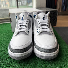 Load image into Gallery viewer, Jordan Midnight Navy 3s Size 8
