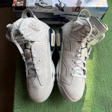 Load image into Gallery viewer, Jordan Georgetown 6s Size 10

