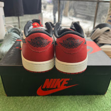Load image into Gallery viewer, Jordan Black Toe Low 1s Size 7.5
