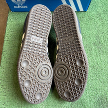 Load image into Gallery viewer, Adidas Navy Gum Sambas Size 10
