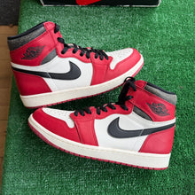 Load image into Gallery viewer, Jordan Lost and Found 1s Size 9
