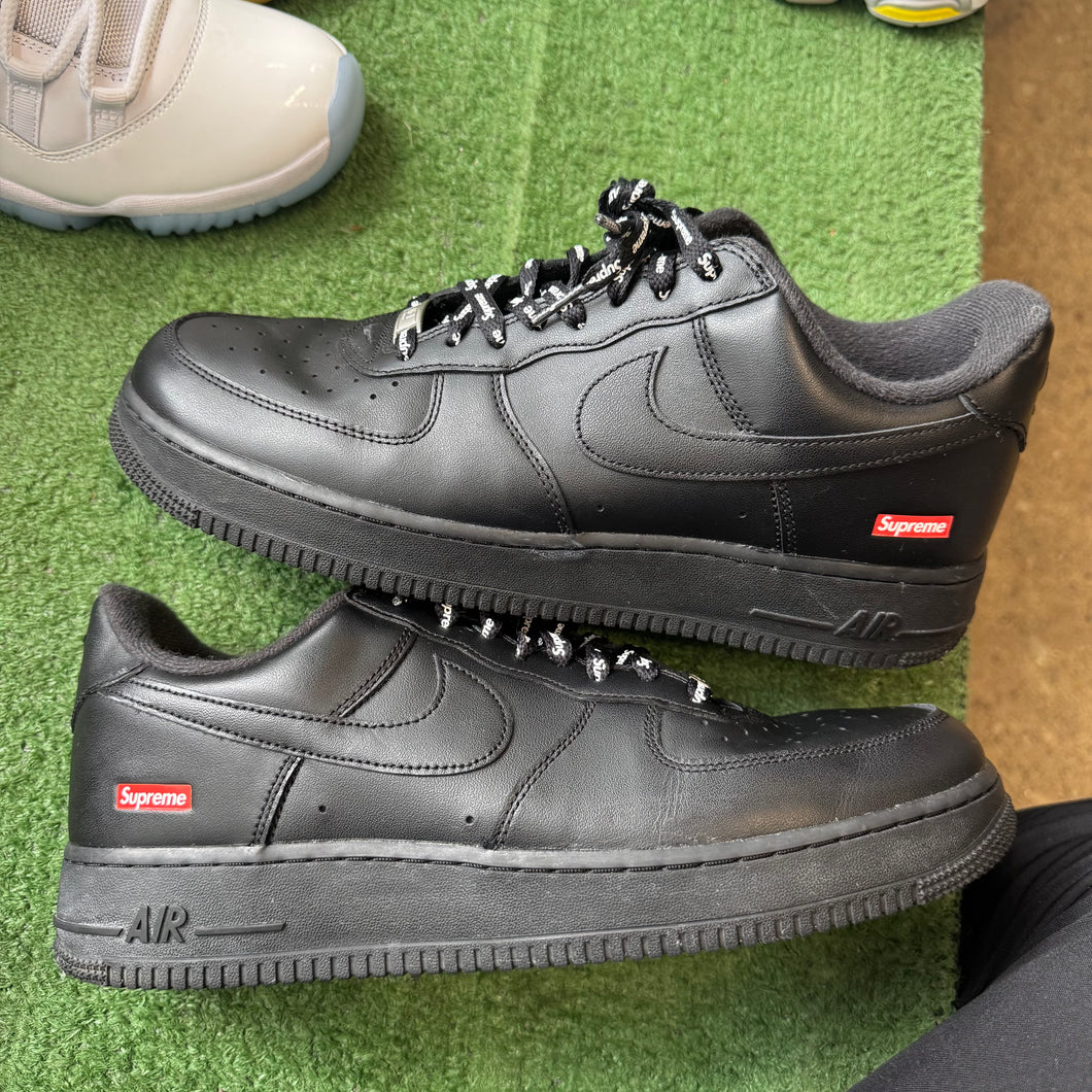 Nike Supreme Air Force 1s Size 11.5