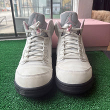 Load image into Gallery viewer, Jordan Medium Pink 5s Size 11.5
