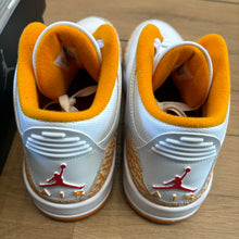Load image into Gallery viewer, Jordan Orange Citrus 3s Size 11.5W/10M
