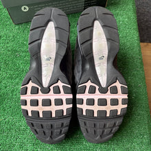 Load image into Gallery viewer, Nike Big Bubble Pink Foam Air Max 95s Size 14.5W/13M
