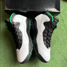 Load image into Gallery viewer, Jordan Seattle 10s Size 10.5
