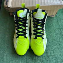 Load image into Gallery viewer, Reebok Kamikaze Size 10.5
