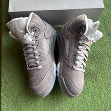 Load image into Gallery viewer, Jordan Wolf Grey 5s Size 9
