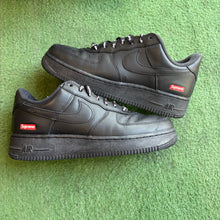 Load image into Gallery viewer, Nike Supreme Air Force 1s Size 7
