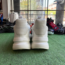 Load image into Gallery viewer, Alexander McQueen Sneakers Size 43
