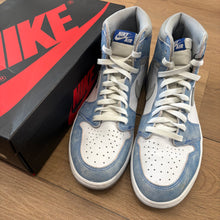 Load image into Gallery viewer, Jordan Hyper Royal 1s Size 11.5
