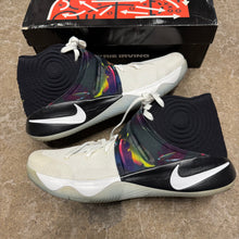 Load image into Gallery viewer, Nike Kyrie Parade 2s Size 13
