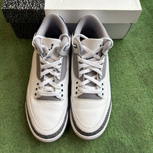 Load image into Gallery viewer, Jordan Midnight Navy 3s Size 9.5
