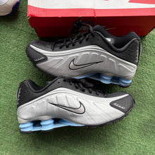Load image into Gallery viewer, Nike Shox R4s Size 9
