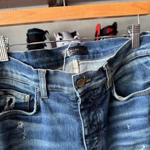 Load image into Gallery viewer, Amiri Denim Size 31
