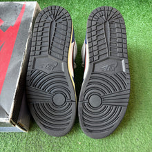 Load image into Gallery viewer, Jordan Rare Air 1s Size 10
