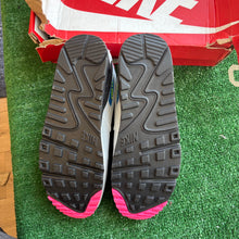 Load image into Gallery viewer, Nike Air Max 90s Size 9.5
