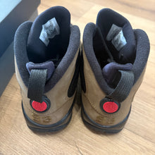 Load image into Gallery viewer, Jordan Olive 9s Size 5Y
