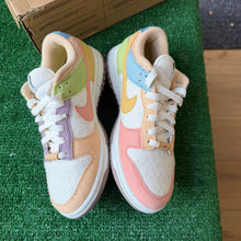 Load image into Gallery viewer, Nike Sun Club Low Dunks Size 6W/4.5M

