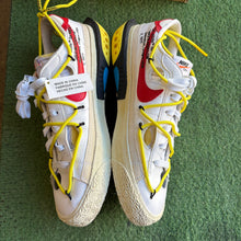 Load image into Gallery viewer, Nike Off White Low Blazers Size 9
