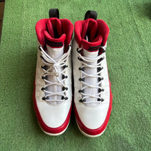 Load image into Gallery viewer, Jordan Gym Red 9s Size 11
