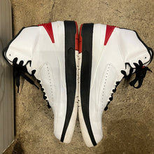 Load image into Gallery viewer, Jordan Chicago 2s Size 8.5
