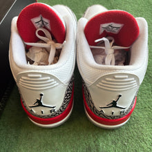Load image into Gallery viewer, Jordan Hall of Fame 3s Size 12

