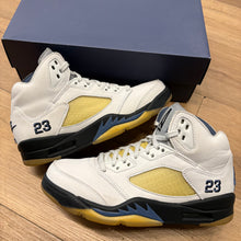 Load image into Gallery viewer, Jordan A Ma Maniere Dawn 5s Size 9W/7.5M
