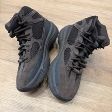 Load image into Gallery viewer, Adidas Yeezy Oil Desert Boots Size 9.5
