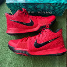 Load image into Gallery viewer, Nike Kyrie Three Point Contest Candy Apple 3s Size 13
