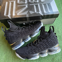 Load image into Gallery viewer, Nike LeBron Black Gold 15s Size 8
