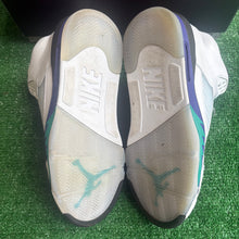 Load image into Gallery viewer, Jordan Grape 5s Size 8.5
